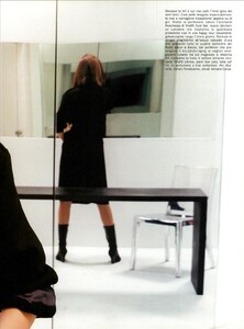 ARCHIVIO - Vogue Italia (August 2001) - Beyond The Image - 011.jpg