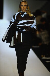 1160082296_dior-fw-1993(2).thumb.jpg.6cf450eb68e56f14142ea2d35c535366.jpg