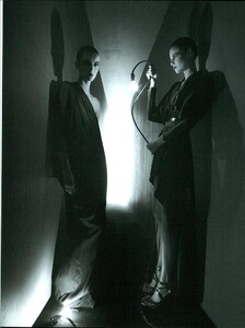 ARCHIVIO - Vogue Italia (February 2008) - Light Black - 010.jpg