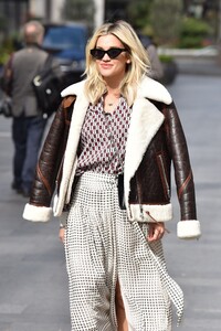        rob140420BZNimage106.jpg