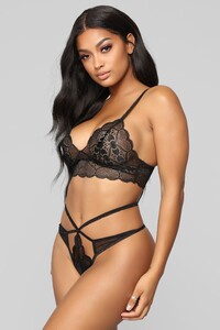 12-19-18_studio_2_dv_15-20-07_81578_black0750_nt.jpg