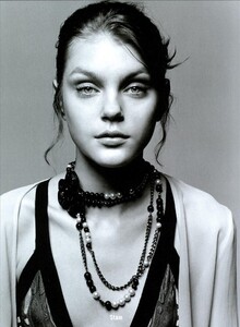 ARCHIVIO - Vogue Italia (May 2003) - Girls - 006.jpg