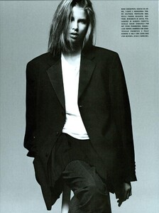 ARCHIVIO - Vogue Italia (August 2003) - Faces - 009.jpg