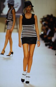 1226869859_chanel-ss-1994(11).thumb.jpg.98a4db46312e8e2c5b481fc37a71394a.jpg