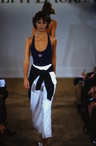 1236375616_ralph-lauren-ss-1991(20).thumb.jpg.25ff756a6c1f8084a5ca3c17ba6273ec.jpg