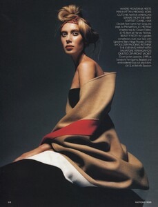 Vogue UK (September 1999) - Under Wraps - 003.jpg