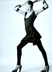 ARCHIVIO - Vogue Italia (March 2003) - The Chic Ease - 013.jpg