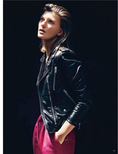 1286876872_Vogue_Germany_2013_10(dragged)3.thumb.jpg.27f6efc1a9c86fe942c62cc70c911854.jpg