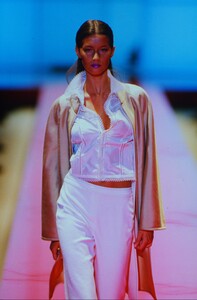 1298649899_valentino-hc-fw-1999(4).thumb.jpg.5eb81893717dd8686a06238593efaaa5.jpg