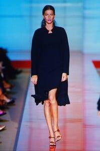 1328781141_valentino-hc-fw-1999(12).thumb.jpg.c7d45f8391ccfb8641b25503995cca00.jpg