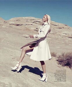 1328862810_Kudacki_US_Harpers_Bazaar_February_2013_03.thumb.jpg.a5be087cb0c8d6647eddb1614a36c483.jpg