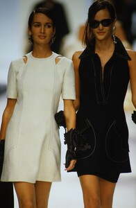 1343162017_christian-dior-ss-1994(10).thumb.jpg.61bc855aba2ac0f830dc15151ace1bb4.jpg