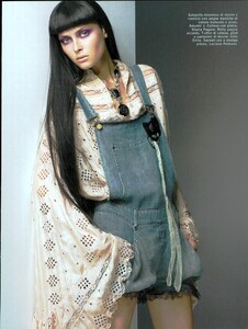 ARCHIVIO - Vogue Italia (February 2006) - Suggestions - 019.jpg