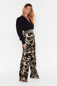 black-plant-pretend-floral-wide-leg-pants (2).jpeg