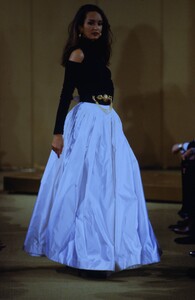 1365698145_donna-karan-fw-1992(13).thumb.jpg.ecd2d11aea0f5d0a567f92ed895779d4.jpg