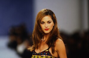 1368667917_todd-oldham-fw-1994(27).thumb.jpg.66b83d0dcf26593906f609ed2211f351.jpg