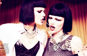 Numéro China #29 (May 2013) - Perform - 020.jpg