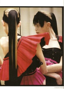 i-D #298 (April 2009) - Heads Will Roll - 004.jpg