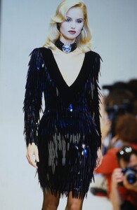 1400998159_givenchy-hc-fw-1995(8).thumb.jpg.abefc1df9886d7fb174e6f2397dfa620.jpg