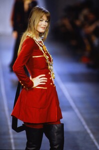 1423070949_chanel-fw-1993(8).thumb.jpg.da3e271d33424d849461827f690fb9dd.jpg