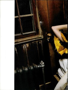 ARCHIVIO - Vogue Italia (February 2006) - Clothes That Charm - 009.jpg