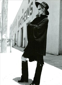 ARCHIVIO - Vogue Italia (September 2002) - Pure And Simple - 006.jpg