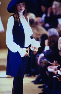 1467850554_donna-karan-spring-1993(2).thumb.jpg.e7bdf8f6b9dc9898a0002fefca906239.jpg