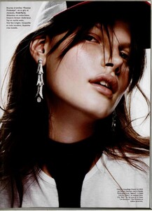 L'Officiel France #866 (June-July 2002) - Dream Team - 004.jpg