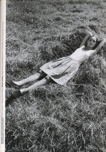 Vogue Russia (June-July 1999) - The Last Childhood’s Summer - 012.jpg