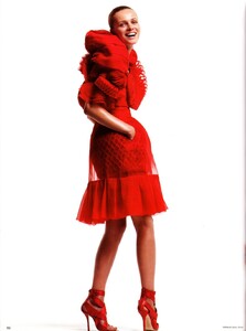 Vogue Germany (July 2008) - Hohe Kunst - 005.jpg