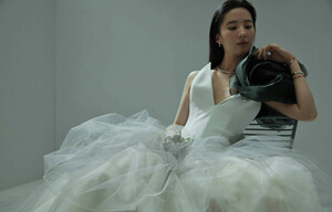 Liu Yifei - Vogue China April 2020 (3).jpg