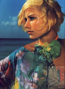 Vogue UK (July 2001) - Sandstorm - 003.jpg