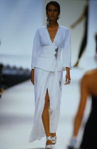 1496274381_christian-dior-ss-1994(3).thumb.jpg.adf44c12d5812a2f653fc613351b2bd6.jpg