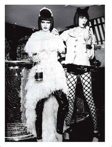 Numéro China #29 (May 2013) - Perform - 005.jpg