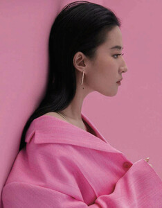 152656956_LiuYifei-VogueChinaApril2020(2).thumb.jpg.faa4a7e0c82fec5b9f53a1697913c955.jpg