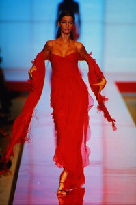 1544476454_valentino-hc-fw-1999(20).thumb.jpg.de27e4ee3964d9ae2a7fc6bd77152ab6.jpg