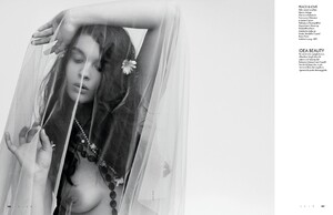1547419760_buerony-ElleItalia(December2008)-Crystal-010.thumb.jpg.8e54091d4bd7f9e8ba0c2249c4e38285.jpg