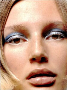 ARCHIVIO - Vogue Italia (August 2000) - Cool Make-up - 003.jpg