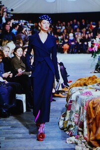 1571402128_dolce-gabbana-fw-2000(2).thumb.jpg.d48294ae4df70380c15fc4ae267ba568.jpg