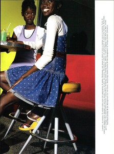 ARCHIVIO - Vogue Italia (April 2006) - Shoes Portfolio - 005.jpg