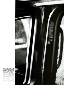 ARCHIVIO - Vogue Italia (August 2008) - Maggie Gyllenhaal - 005.jpg