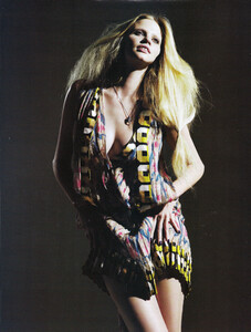 Vogue UK (January 2010) - Gypsy Girl - 003.jpg