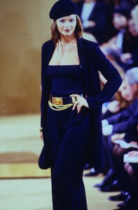 1596240331_donna-karan-ss-1993(9).thumb.jpg.9e100b66dfa5c0e83a8f4b66327a72dd.jpg