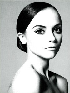 ARCHIVIO - Vogue Italia (January 2007) - Christina Ricci - 001.jpg