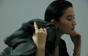 Liu Yifei - Vogue China April 2020 (4).jpg