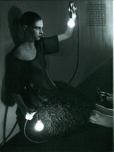 ARCHIVIO - Vogue Italia (February 2008) - Light Black - 013.jpg