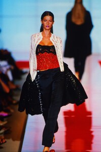 1623205791_valentino-hc-fw-1999(16).thumb.jpg.e8da742566fae353e4a7d2a00c0f5563.jpg