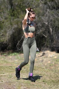        dbh130420BZNimage111.jpg