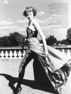 Vogue UK (October 1997) - Opulence - 010.jpg