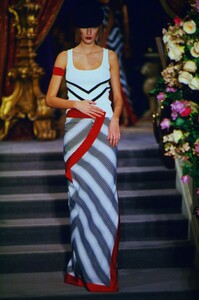 164251956_christian-dior-ss-1999(4).thumb.jpg.ceac3ff0cdb810107d1a6e235dab2d94.jpg